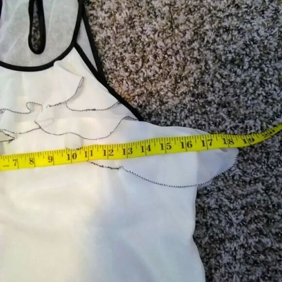 Halterneck top Sz S  - Picture 9 of 9